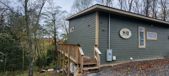 2 bd 2bth, Thomas, WV, near Canaan and Davis, WV skiing, trails, State Parks Hotels in Tucker County