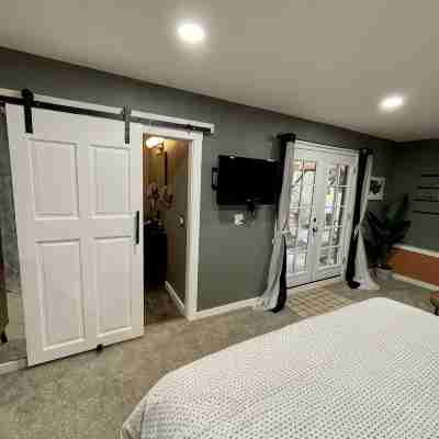Private getaway in a beautiful neighborhood Rooms