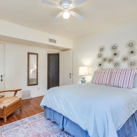 Midtown home with Pool Spa, fire pit, close to U of A, Restaurants, & Shopping