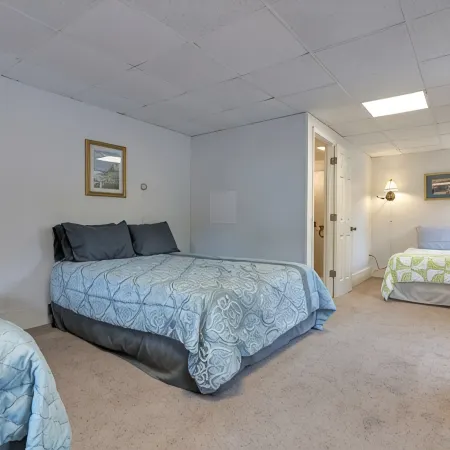 5BR 3 Bath-The Maine House@Twin Hills Cottages