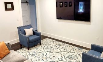 Comfortable and conveniently located.
