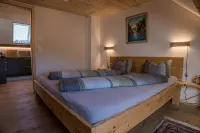 NEW - renovated Bitzi - with a view - Homestays