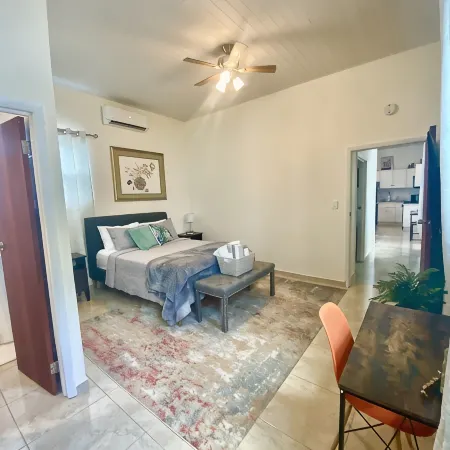 No Chores! 2 BD 2 BA in the heart of Havensight