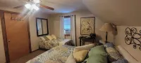 The Lodge-Uncertain Lodge and Inn; Breathtaking Cabin That Sleeps 10