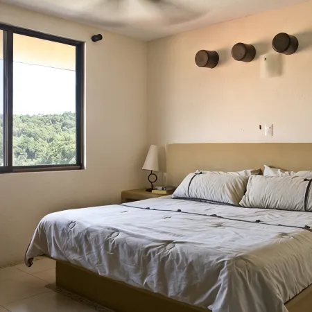 Indulgent, Romantic and Utterly Private—Relax in Affordable Luxury 3BR