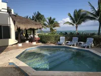 Spacious Beachside Villa with Gourmet Cook, Pool, WiFi – Large Sandy Clean Beach - 別墅