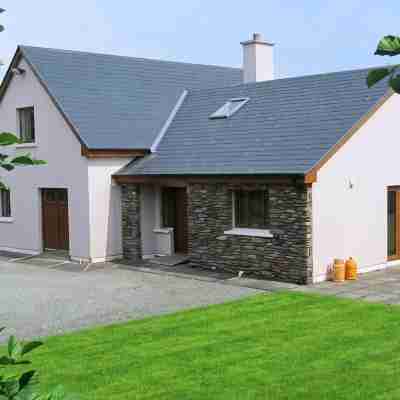 Wonderful Sea Views, Walks, Hiking, Beaches, Fishing, Family Friendly, WiFi Hotel Exterior