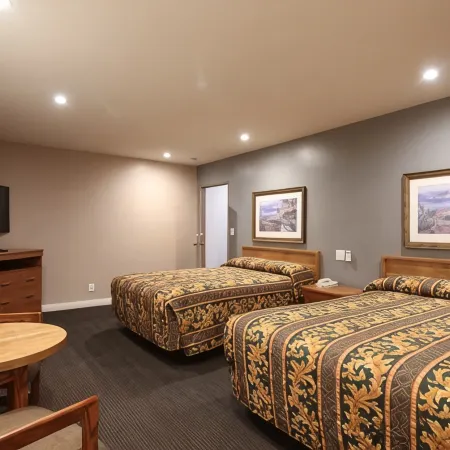 DUNES INN WILSHIRE Отели рядом с достопримечательностью «Театр Уилтерн»