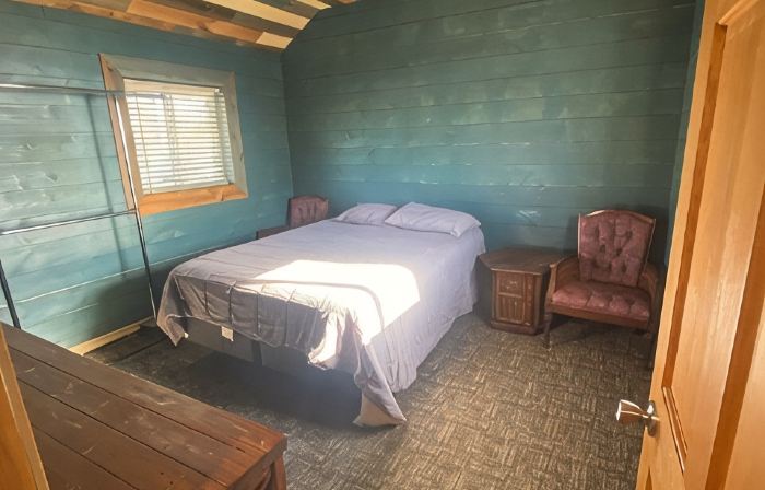 The Covered Porch Hideaway - Lakeside Tiny House Rental - Sleeps 4