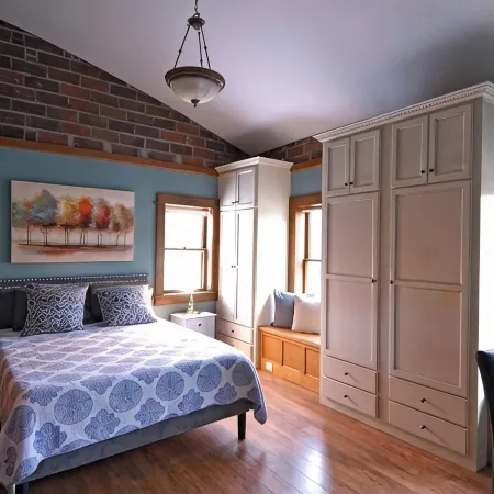 Unique Craftsman Style Loft Downtown Bloomington