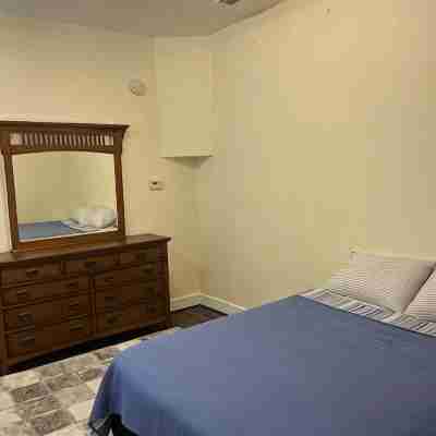 Historic down town Titusville apt A . Private no host! Rooms