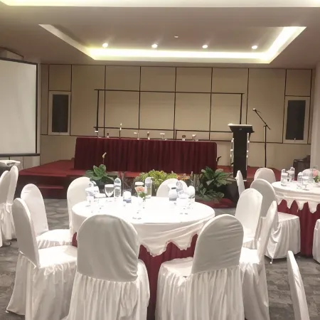 Front One Inn Kediri