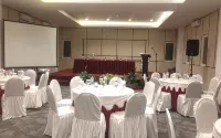 Front One Inn Kediri - Wifi