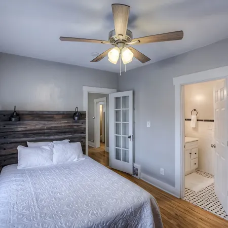 Big Midtown Home! Sports Room, Bunk Beds!