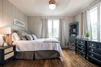 The Aggie "Whoop" House!  Just Blocks from Texas A&M! - 4-Star