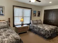 Sleepy Hollow Cabin with hot tub located in Powder House Pass - Chalets