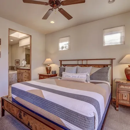 Entrada Oasis 1 BR Waterside Villa w/full Kitchen & Private Garage