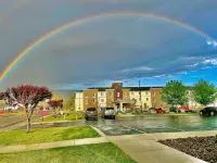 La Quinta Inn & Suites by Wyndham Wenatchee Hotels in Chelan County