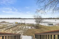 Charming 2-bedroom Lake House Directly on Cross Lake - 4-Star