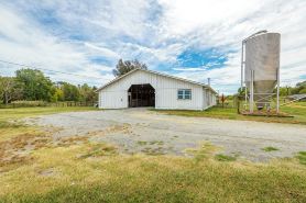 Unique barndominium with lots of space near Chattanooga