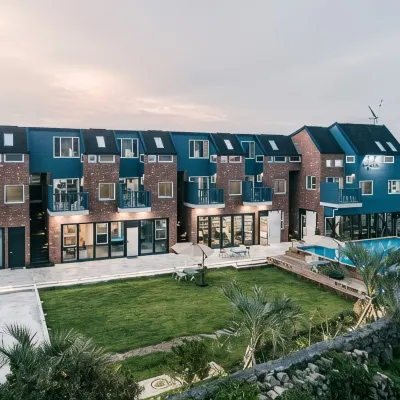 Romance Papa Hotels near Jeolbuam Rock