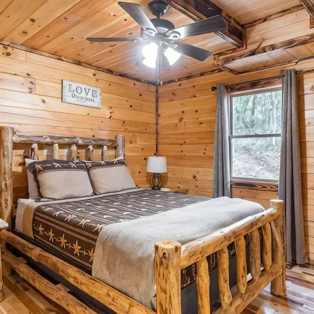 Epic Cabin 5 Miles from Hocking Hills Park.  Hot Tub, Sauna, Arcade and more!
