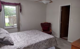 Charming suite in Marion IN,  right next to Indiana Wesleyan University
