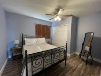 Downtown Tempe Historical Neighborhood & minutes to ASU - Apartments