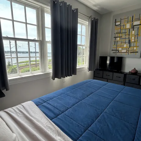 Beautiful Studio overlooking the Mystic River