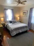 Aunt Doodle’s House 8 blocks from Historic Main Street.. Convenient location! - Kitchens