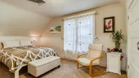 Walk to Pearl Street- With Great Backyard! - 4-نجوم