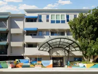 Le Parc at Melrose Hotels near بيفرلي سنتر