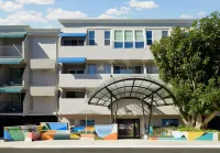 Le Parc at Melrose - Rooftop Pools