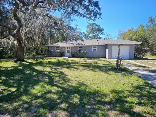 Cozy 3-bedroom house in peaceful Spring Hill with WiFi, AC. Sleeps up to 15 - 3-Star