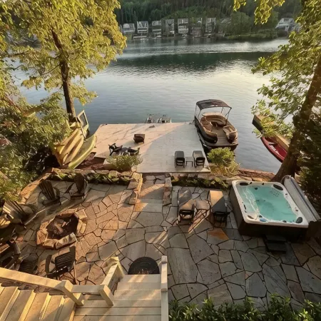 Warluskee Luxury Lakefront Cottage w/ Hot Tub