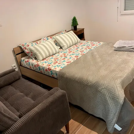 NovaStay Breuillet – Modern Garden Apartment