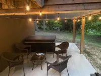 Newly Remodeled, Close to the lake, hot tub, and game room - 3-Star