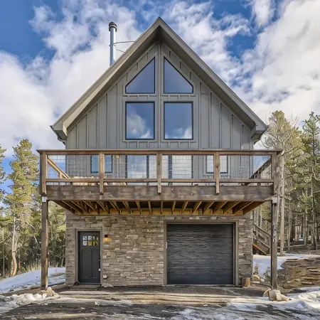 Peaceful Mountain Chalet with gorgeous views!