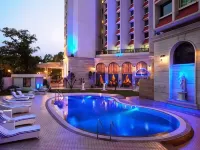 Hotel the Royal Plaza - Pool