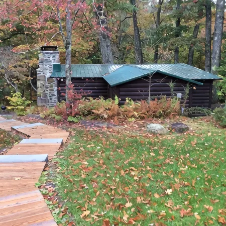 The Lehigh Cabin - Riverfront Escape- 1 mile private river