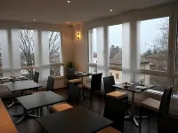 Le Leman Hotel - breakfast