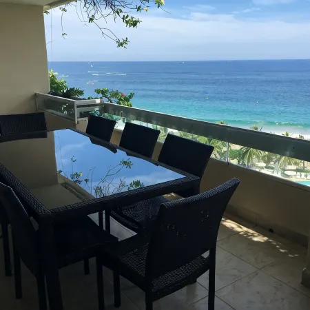 IXTAPA-MONARCA Relaxing BEACHFRONT CONDO with awesome view
