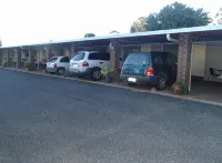 Y Motels Kingaroy - Parkering