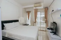 RedLiving Apartemen Skylounge Tamansari - Vanez Room