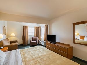 Quality Inn & Suites Belmont Route 151