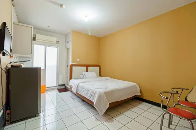 RedLiving Apartemen Cibubur Village Raja Property Tower D