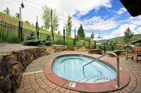Zephyr Mountain Lodge Hotels in Saint Mary's