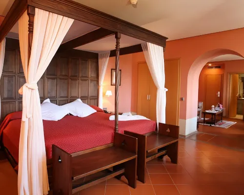 Parador de Cardona Habitaciones Photos