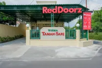 RedDoorz Near Stadion 45 Karanganyar Các khách sạn ở Karanganyar