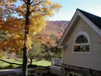 Mountain Valley Retreat Hotels in Chittenden